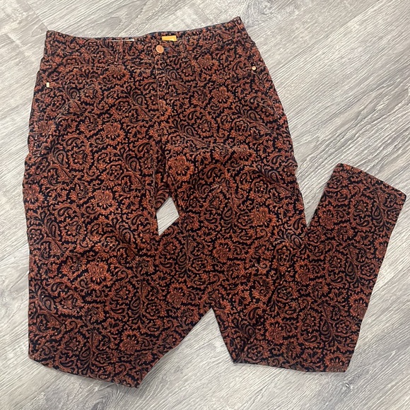 Pilcro and the Letterpress Serif Fit Mid Rise Stretch Corduroy Pants No.28 - Picture 11 of 11